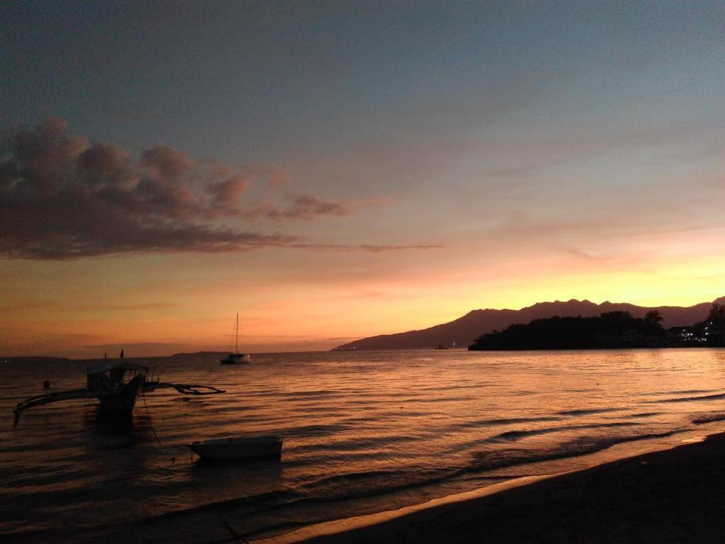 Mango'S Beachfront Resort Olongapo Zewnętrze zdjęcie